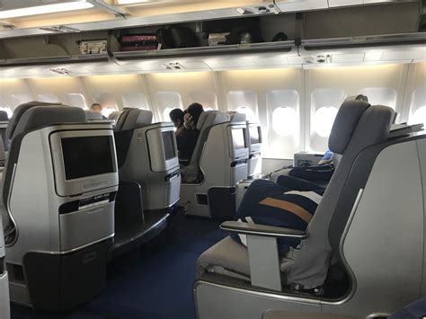 Lufthansa Business Class Seats A340 600