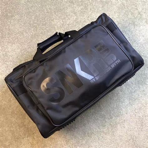PE® A Ping Snkr Sneaker Storage Travel Bag Sports Fitness Bag ...
