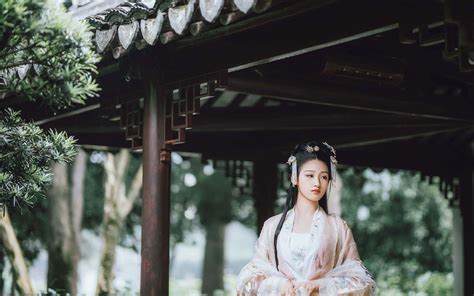 清纯仙气古风美女—美女图片—美图美秀