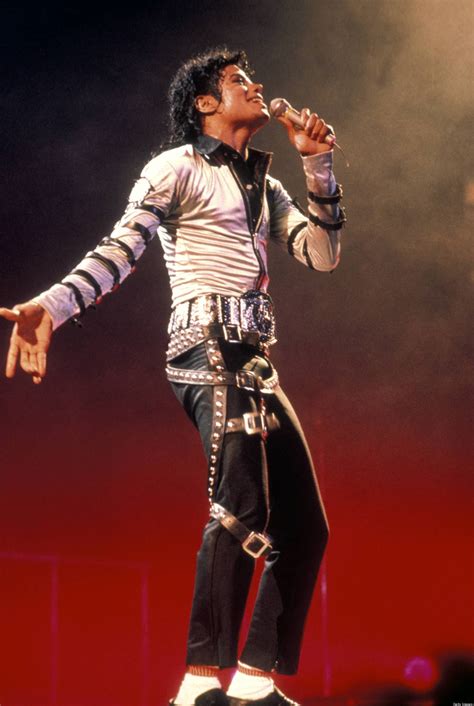 Michael Jackson's Moonwalk Dance Marks 30th Anniversary | HuffPost