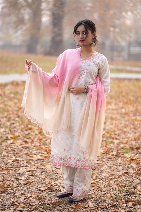 Ivory and Pink Ombre Handspun Pashmina Shawl – pashmsutra