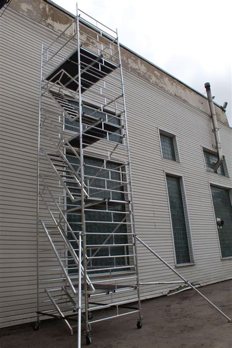Аренда вышек-тура в Санкт-Петербурге