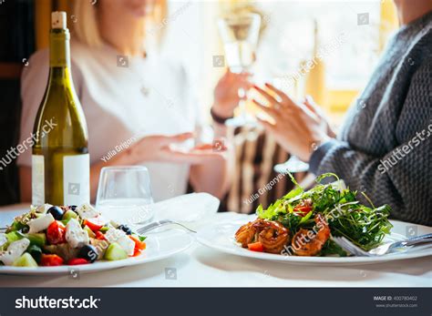 Dialogue Examples for 2 Person 的图像结果