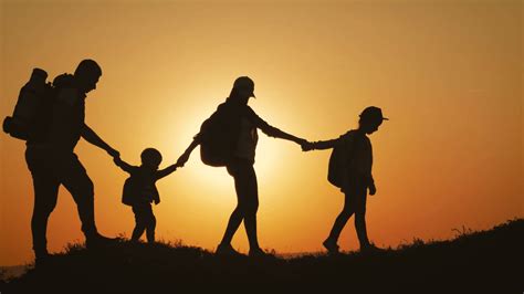 [100+] Mom And Dad Wallpapers | Wallpapers.com