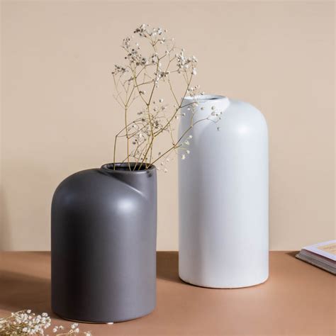 Flugen Grey Ceramic Vase