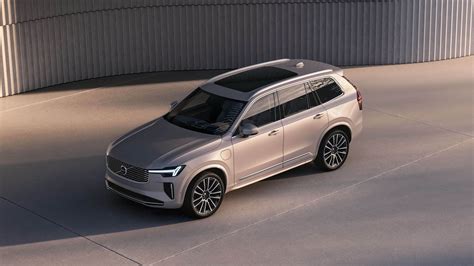 2025 Volvo XC90 Pricing, Photos & Specs