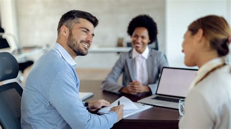 Entry-Level HR Jobs Guide: Roles, Responsibilities & More