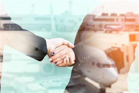 Business Handshake with Aeroplane Background Image 的图像结果