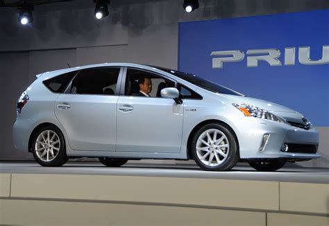 2012 Toyota Prius V Station Wagon/Minivan: Arrives This Fall