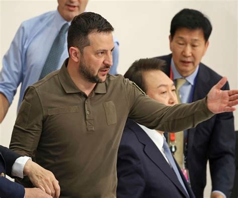 Zelenskyy: Ukraine Would Not Strike Russian Civilians With Tomahawks ...