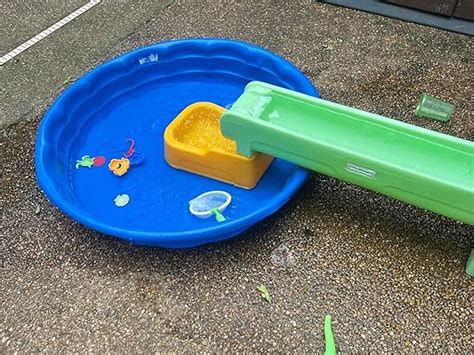 Simplay3 Rushing River Falls Water Play Table - India | Ubuy