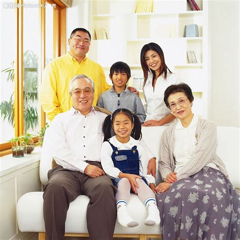 温馨家庭摄影图__日常生活_人物图库_摄影图库_昵图网nipic.com