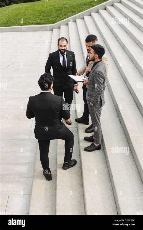 Group of Men in Suits 的图像结果