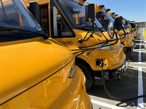 BLACKSWANS | GREENSHOOTS » Oakland’s New School Buses Don’t Just Reduce ...