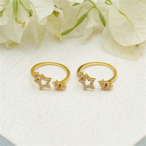 Sparkling Essentials Toe Rings In Golden Color For Women – VOYLLA
