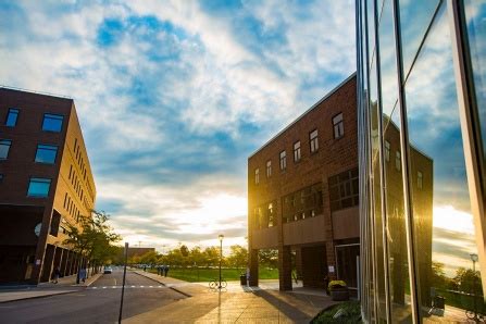 Bloomberg Businessweek ranks UB MBA No. 30 among public B-schools ...