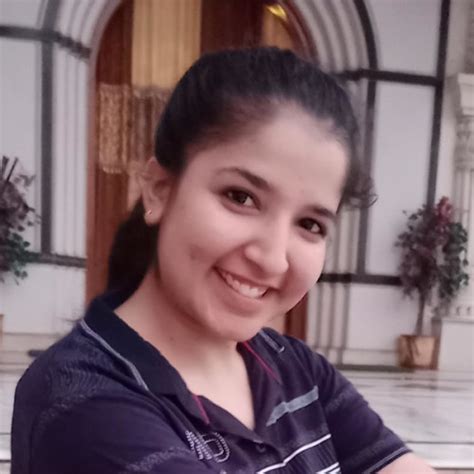 LEKHIKA - Physics teacher in Mumbai - ₹1500/h