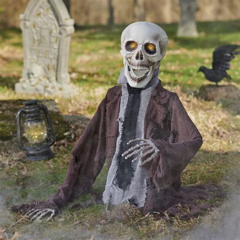 Animated Groundbreaker Skeleton, Barry | Grandin Road