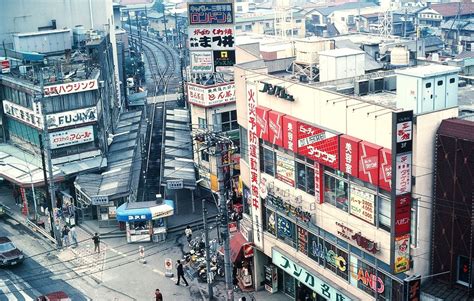 ちょっと昔の日本の景色bot on Twitter: "1980年、東京都世田谷区の三軒茶屋駅"