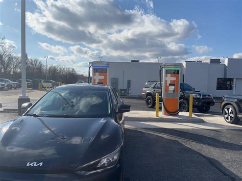 Robert Woodall Hyundai | Danville, VA | EV Station