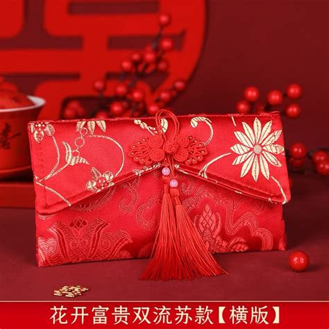 订婚礼物用什么包最新素材