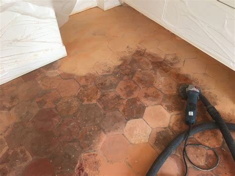 Image result for Renovation De Tomettes Rouges