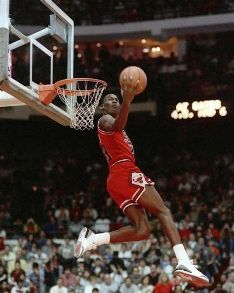 Slam Dunk ’88: The Story Behind Michael Jordan’s Iconic Free-Throw Dunk ...