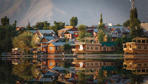 Kashmir’s Most Romantic Lakes To Visit