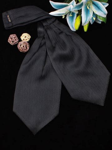 Buy cravat for men online in India - Peluche