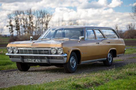 Chevrolet Impala Wagon 1965 : le break polyvalent et distinctif pour ...