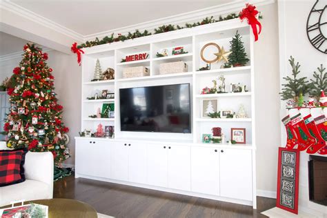 Tips For Decorating Christmas Shelves For The Holidays | Christmas ...