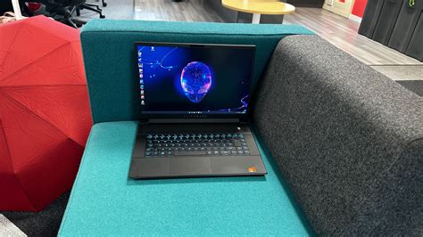 Alienware M16 Gaming Notebook 的图像结果