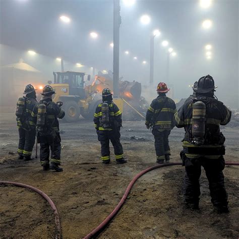 Maple Heights crews battle early morning warehouse fire
