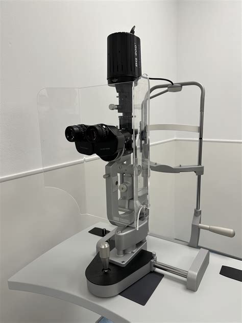 Slit Lamp Examination - OSCE Guide | Geeky Medics