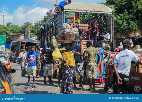Ghana People in Town 的图像结果