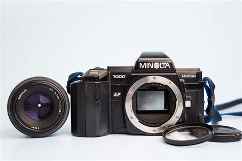 Minolta Maxxum 7000 35mm Film SLR Camera with Minolta Maxxum 50mm F/1.7 Fast Prime Lens — F Stop ...