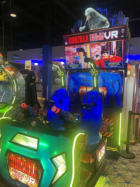 Found this at the Round One in Holyoke, MA and it’s AMAZING : r/GODZILLA