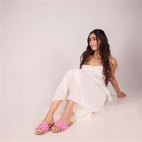 Circular Pink Raffia Flat – The CAI Store
