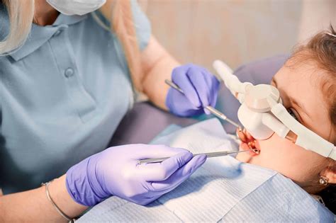 Understand what causes receding gum line
