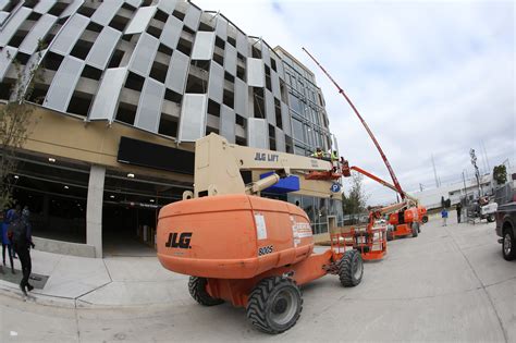 Bucks Open New 5th Street Parking Structure | Milwaukee Bucks