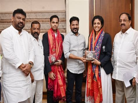 Telangana CM announces cash reward of Rs 25 lakhs for Indian chess ...