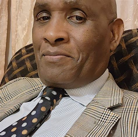 A highly perverted man teaches her every inch of her body with his intense techniques. Chapter.2