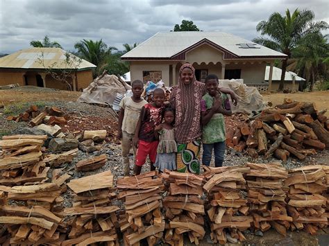 Local People of Forest and Wildlife 的图像结果