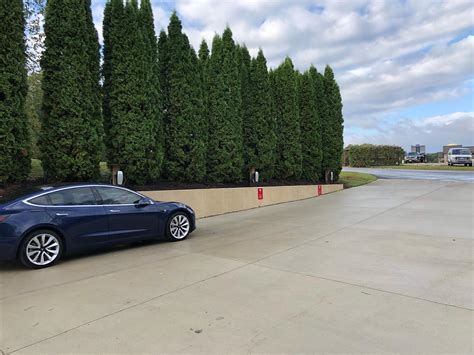 DelMonaco Winery & Vineyards | Baxter, TN | EV Station