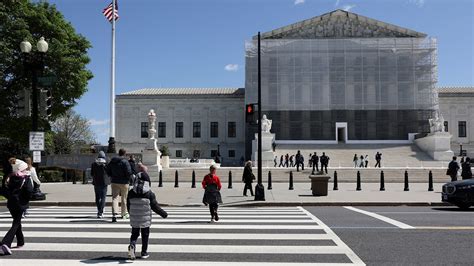 Supreme Court lets Trump end deportation protections for Venezuelans ...