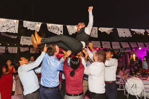 What is Photojournalistic Wedding Photography? | zoelarkin.com