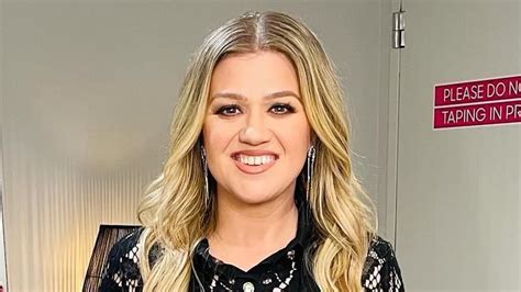 Is Kelly Clarkson on Ozempic? Fans Speculate She Used the Drug for Her ...