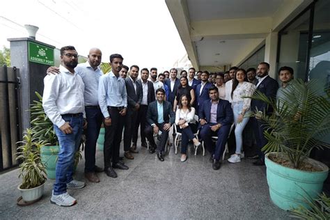 Real Estate, Property Investment Consultancy in Gurgaon - Golden Bricks