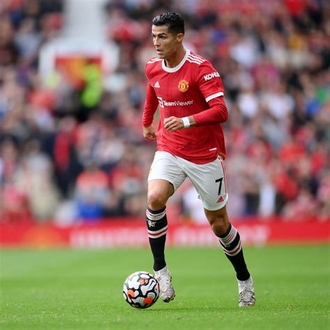 Ronaldo Playing Soccer 的图像结果