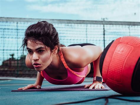 What are plyo push-ups: Everything you need to know about this advanced ...